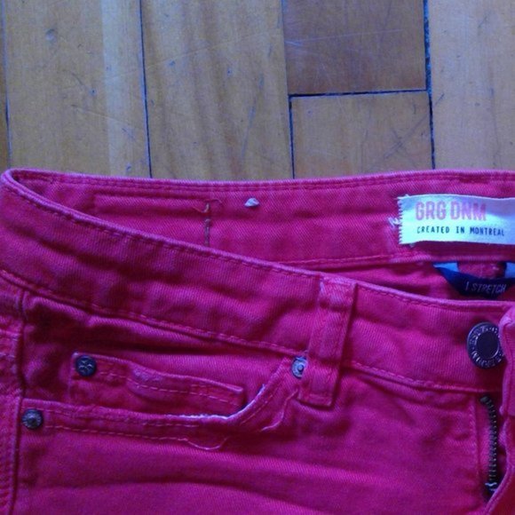 Red tiny jeans shorts 25 - Picture 4 of 4